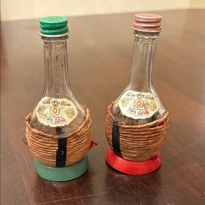 Vintage Italian Swiss Colony Tipo Chianti bottle salt and pepper shakers